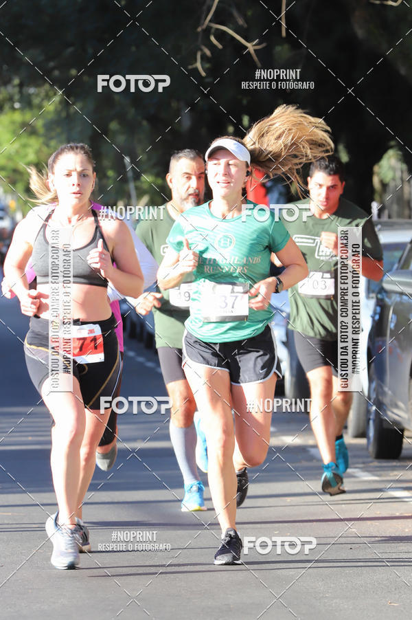 Buy your photos of the eventSANTANDER TRACK&FIELD RUN SERIES - Iguatemi Porto Alegre on Fotop