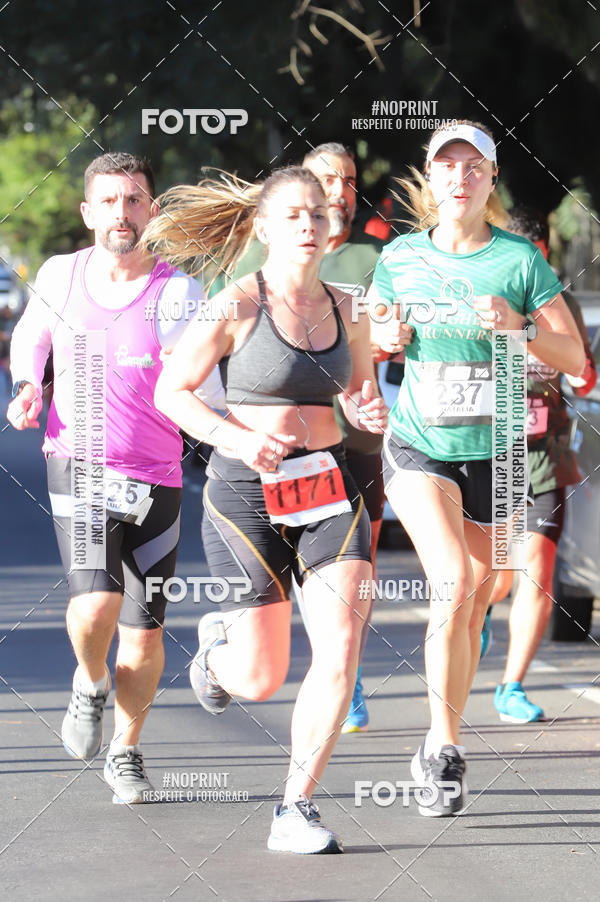 Buy your photos of the eventSANTANDER TRACK&FIELD RUN SERIES - Iguatemi Porto Alegre on Fotop
