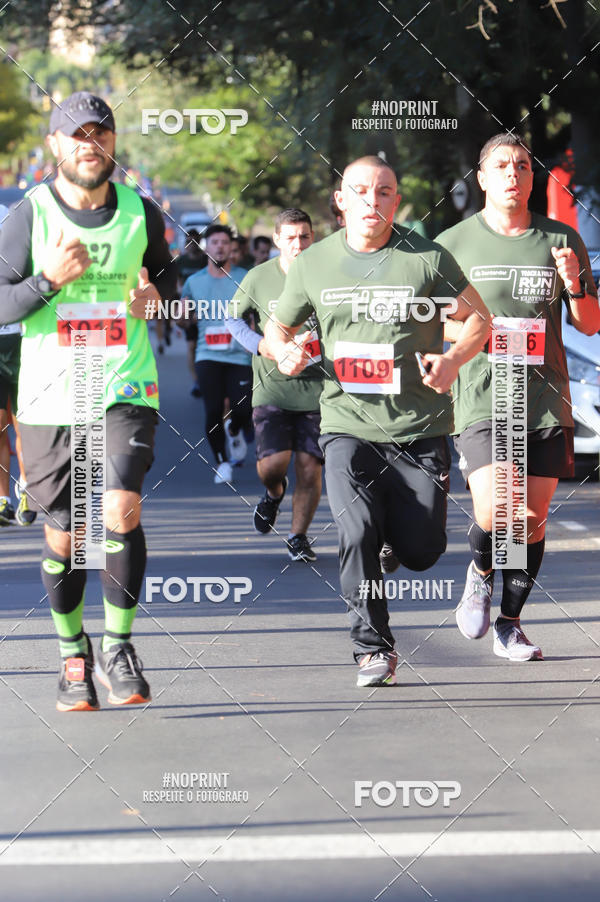 Buy your photos of the eventSANTANDER TRACK&FIELD RUN SERIES - Iguatemi Porto Alegre on Fotop