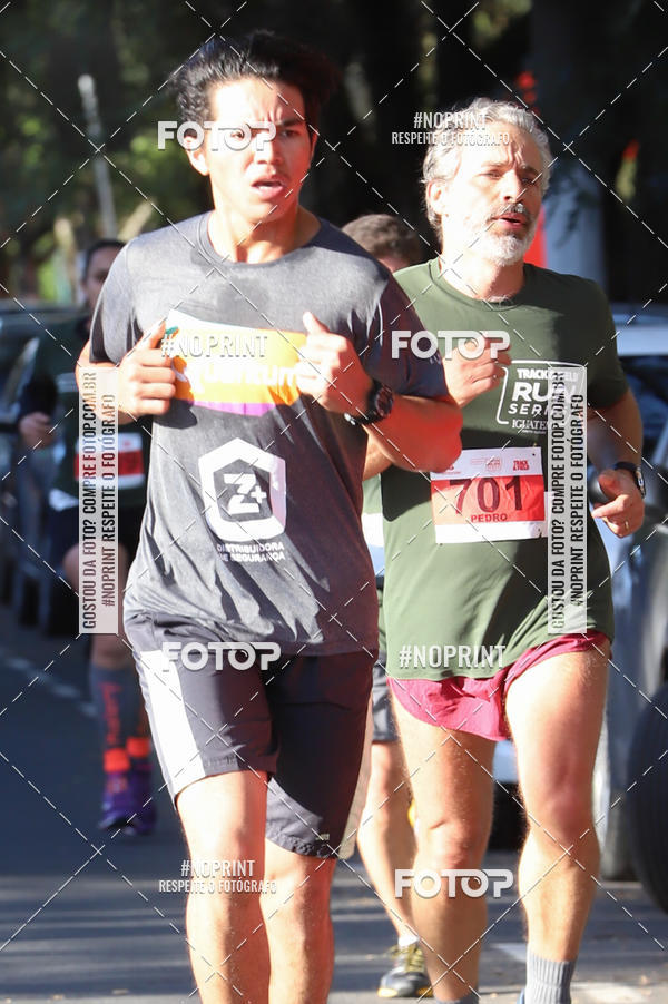 Buy your photos of the eventSANTANDER TRACK&FIELD RUN SERIES - Iguatemi Porto Alegre on Fotop