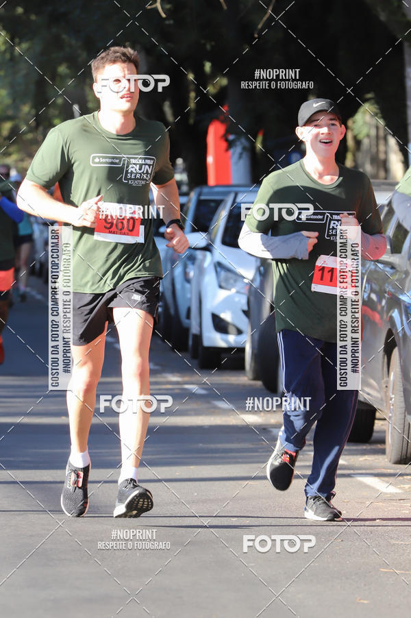 Buy your photos of the eventSANTANDER TRACK&FIELD RUN SERIES - Iguatemi Porto Alegre on Fotop