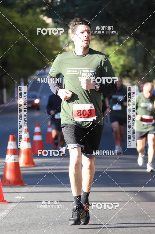Buy your photos of the eventSANTANDER TRACK&FIELD RUN SERIES - Iguatemi Porto Alegre on Fotop