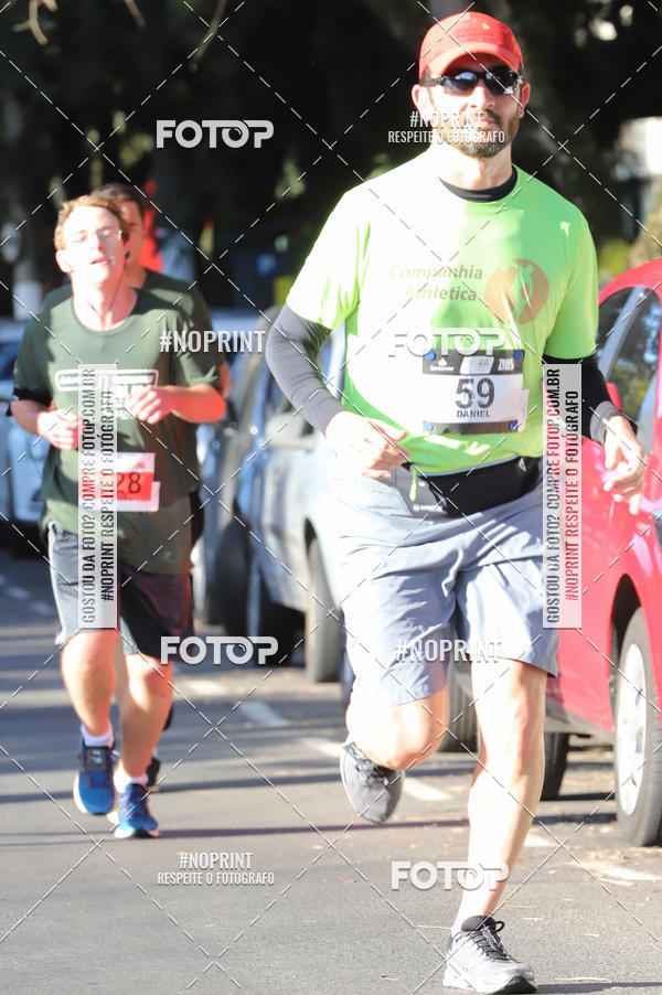 Buy your photos of the eventSANTANDER TRACK&FIELD RUN SERIES - Iguatemi Porto Alegre on Fotop