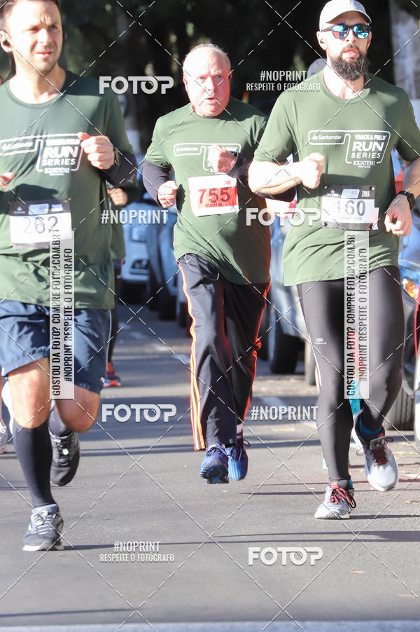 Buy your photos of the eventSANTANDER TRACK&FIELD RUN SERIES - Iguatemi Porto Alegre on Fotop