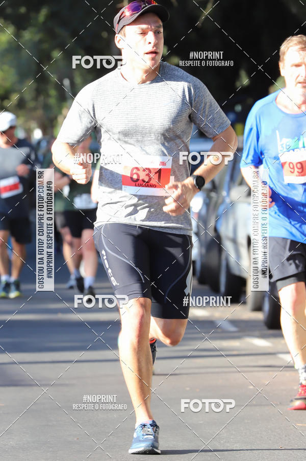 Buy your photos of the eventSANTANDER TRACK&FIELD RUN SERIES - Iguatemi Porto Alegre on Fotop