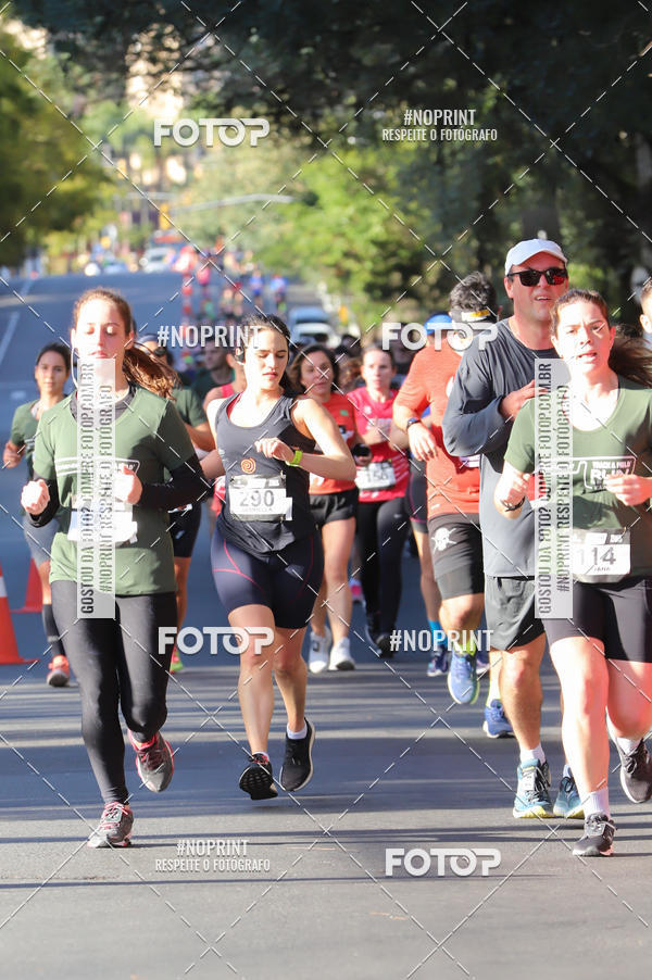 Buy your photos of the eventSANTANDER TRACK&FIELD RUN SERIES - Iguatemi Porto Alegre on Fotop