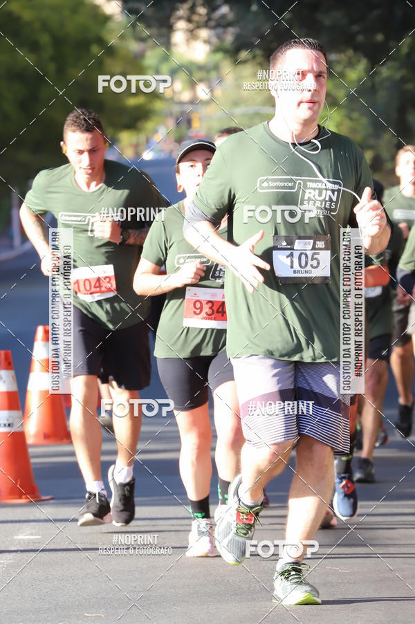 Buy your photos of the eventSANTANDER TRACK&FIELD RUN SERIES - Iguatemi Porto Alegre on Fotop