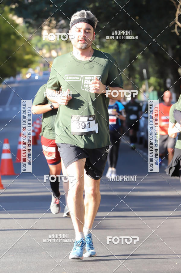 Buy your photos of the eventSANTANDER TRACK&FIELD RUN SERIES - Iguatemi Porto Alegre on Fotop