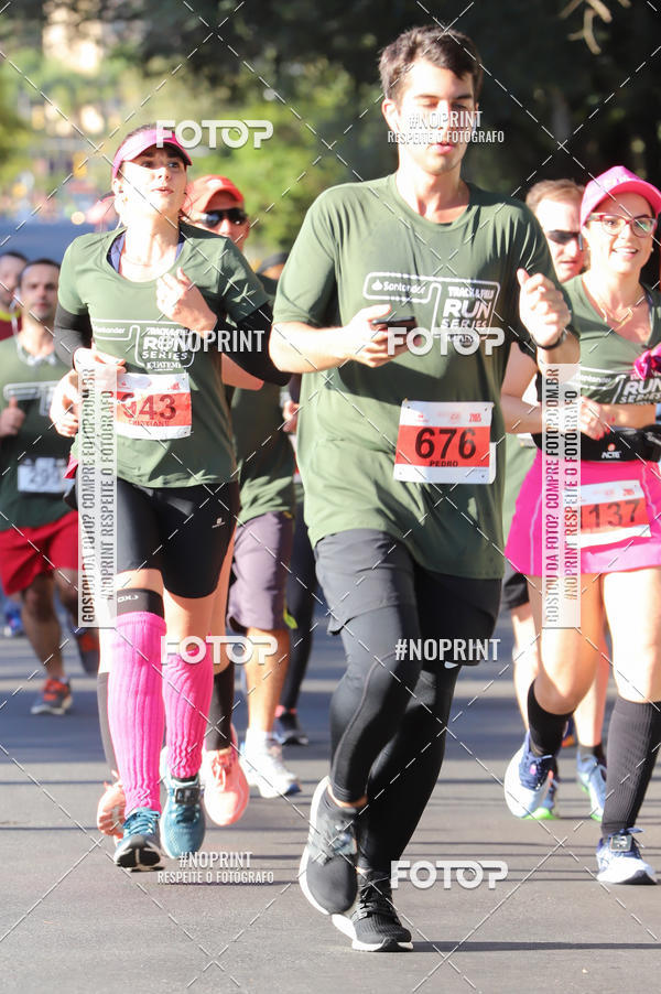 Buy your photos of the eventSANTANDER TRACK&FIELD RUN SERIES - Iguatemi Porto Alegre on Fotop