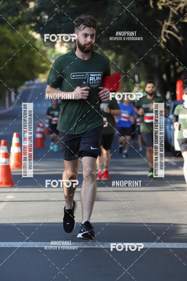 Buy your photos of the eventSANTANDER TRACK&FIELD RUN SERIES - Iguatemi Porto Alegre on Fotop