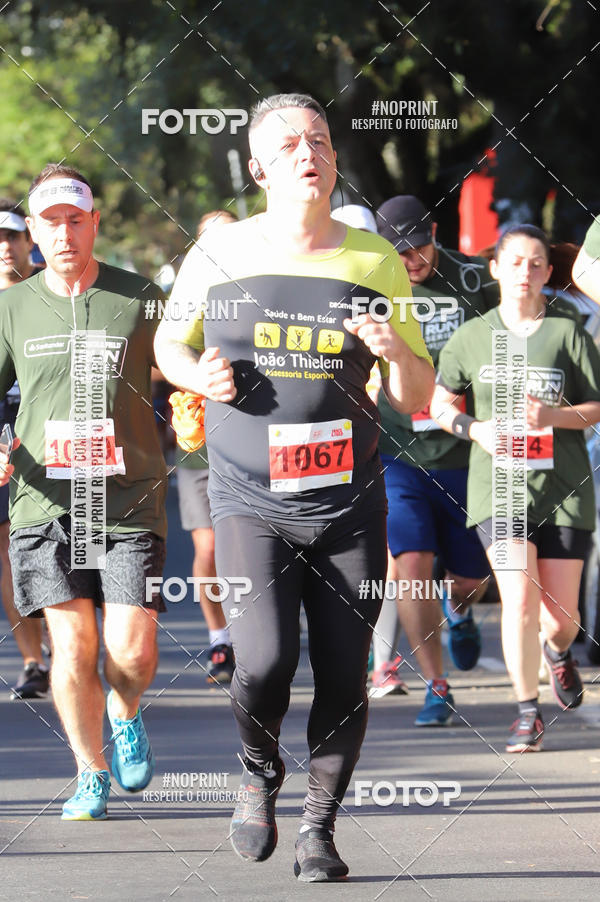Buy your photos of the eventSANTANDER TRACK&FIELD RUN SERIES - Iguatemi Porto Alegre on Fotop