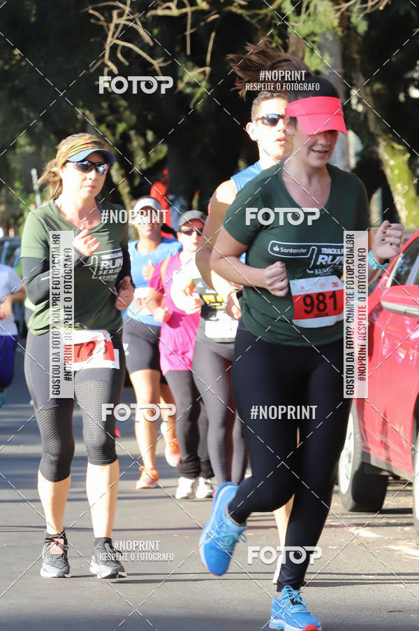 Buy your photos of the eventSANTANDER TRACK&FIELD RUN SERIES - Iguatemi Porto Alegre on Fotop