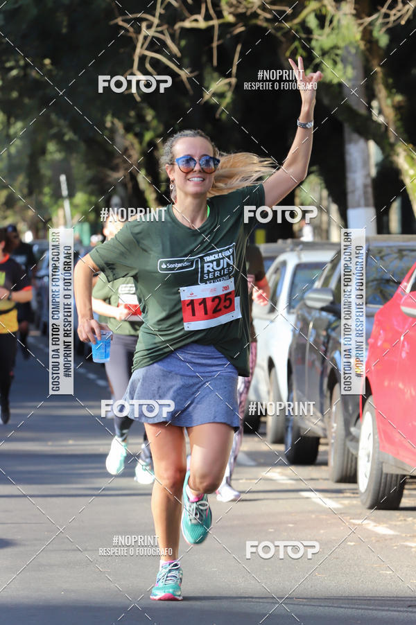 Buy your photos of the eventSANTANDER TRACK&FIELD RUN SERIES - Iguatemi Porto Alegre on Fotop