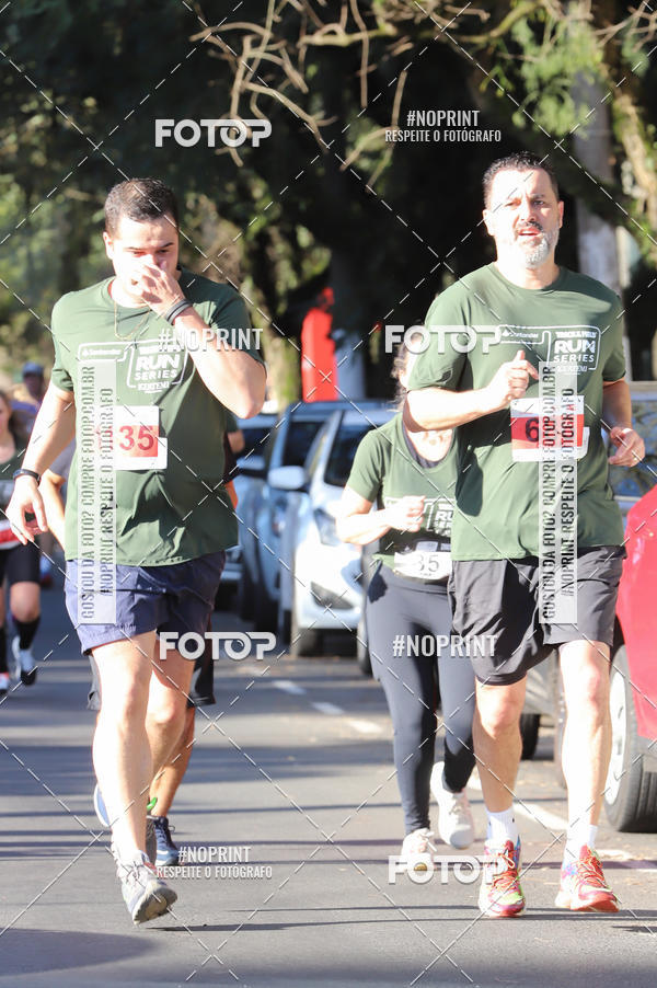 Buy your photos of the eventSANTANDER TRACK&FIELD RUN SERIES - Iguatemi Porto Alegre on Fotop