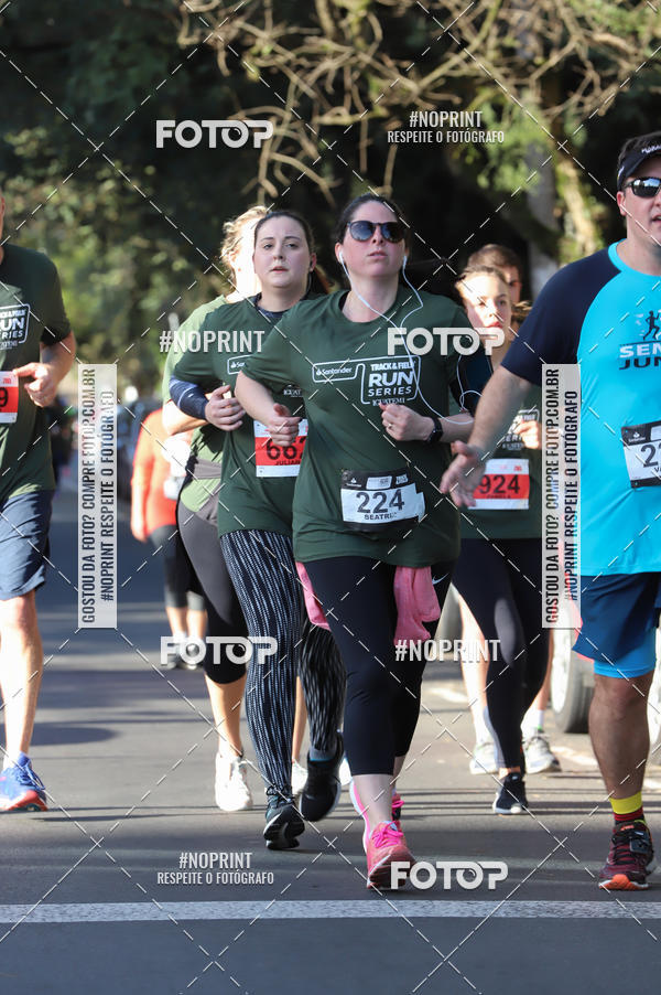 Buy your photos of the eventSANTANDER TRACK&FIELD RUN SERIES - Iguatemi Porto Alegre on Fotop