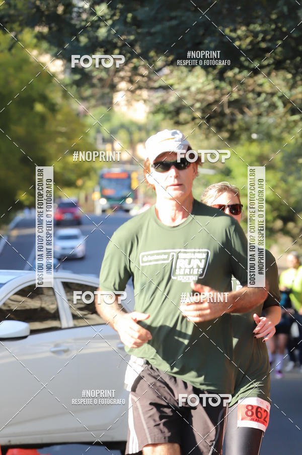 Buy your photos of the eventSANTANDER TRACK&FIELD RUN SERIES - Iguatemi Porto Alegre on Fotop