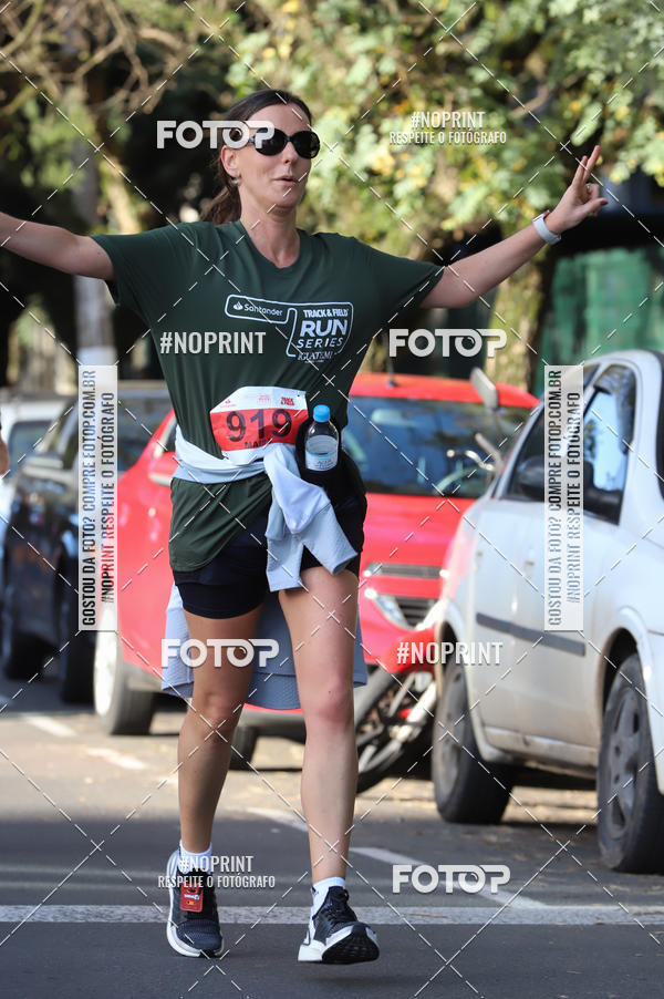 Buy your photos of the eventSANTANDER TRACK&FIELD RUN SERIES - Iguatemi Porto Alegre on Fotop