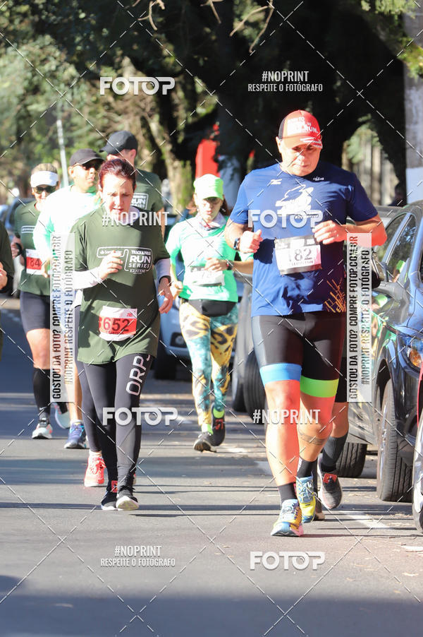 Buy your photos of the eventSANTANDER TRACK&FIELD RUN SERIES - Iguatemi Porto Alegre on Fotop