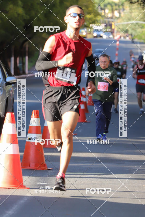 Buy your photos of the eventSANTANDER TRACK&FIELD RUN SERIES - Iguatemi Porto Alegre on Fotop