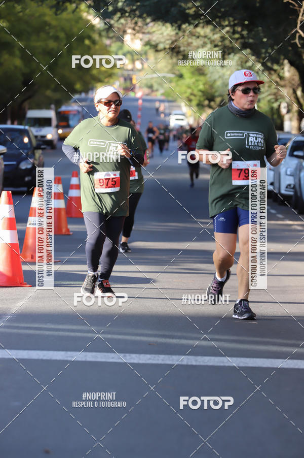 Buy your photos of the eventSANTANDER TRACK&FIELD RUN SERIES - Iguatemi Porto Alegre on Fotop