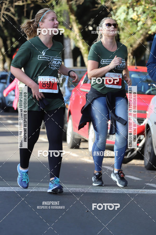 Buy your photos of the eventSANTANDER TRACK&FIELD RUN SERIES - Iguatemi Porto Alegre on Fotop
