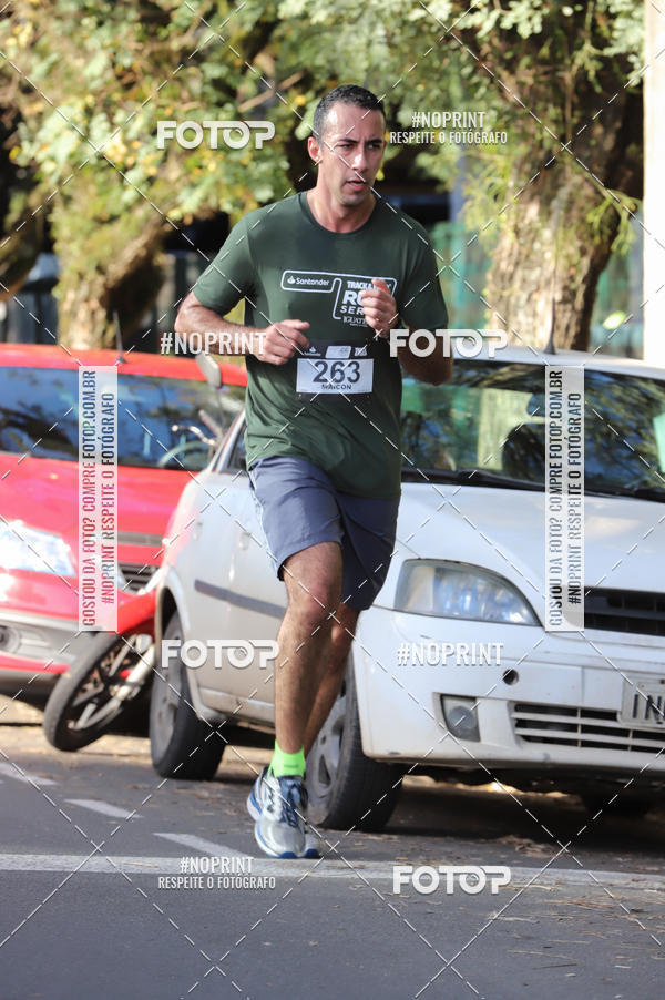 Buy your photos of the eventSANTANDER TRACK&FIELD RUN SERIES - Iguatemi Porto Alegre on Fotop