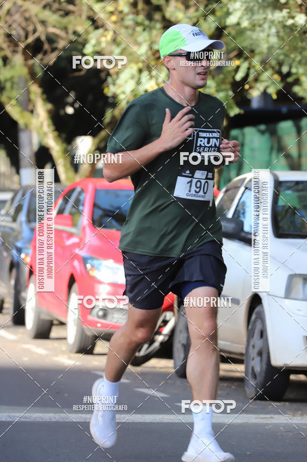 Buy your photos of the eventSANTANDER TRACK&FIELD RUN SERIES - Iguatemi Porto Alegre on Fotop