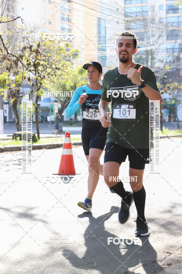 Buy your photos of the eventSANTANDER TRACK&FIELD RUN SERIES - Iguatemi Porto Alegre on Fotop