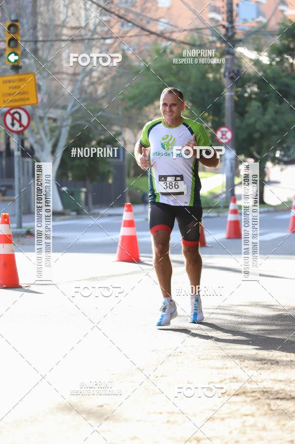 Buy your photos of the eventSANTANDER TRACK&FIELD RUN SERIES - Iguatemi Porto Alegre on Fotop