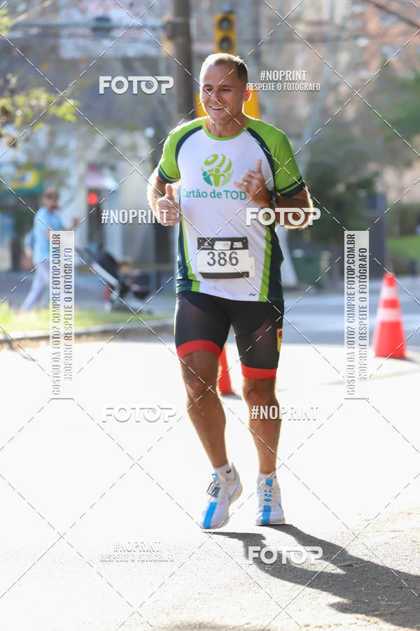 Buy your photos of the eventSANTANDER TRACK&FIELD RUN SERIES - Iguatemi Porto Alegre on Fotop