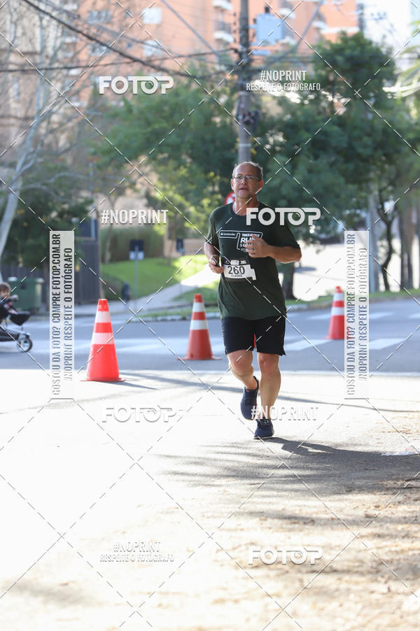 Buy your photos of the eventSANTANDER TRACK&FIELD RUN SERIES - Iguatemi Porto Alegre on Fotop