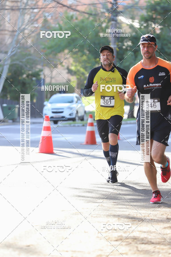 Buy your photos of the eventSANTANDER TRACK&FIELD RUN SERIES - Iguatemi Porto Alegre on Fotop