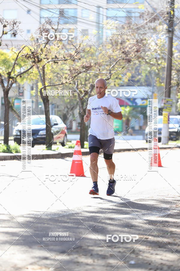 Buy your photos of the eventSANTANDER TRACK&FIELD RUN SERIES - Iguatemi Porto Alegre on Fotop