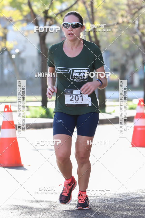 Buy your photos of the eventSANTANDER TRACK&FIELD RUN SERIES - Iguatemi Porto Alegre on Fotop