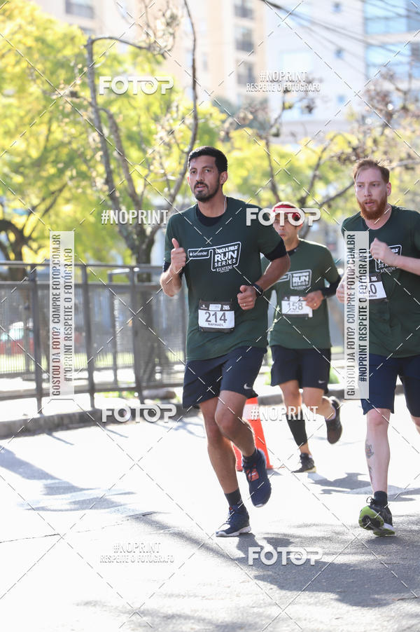 Buy your photos of the eventSANTANDER TRACK&FIELD RUN SERIES - Iguatemi Porto Alegre on Fotop