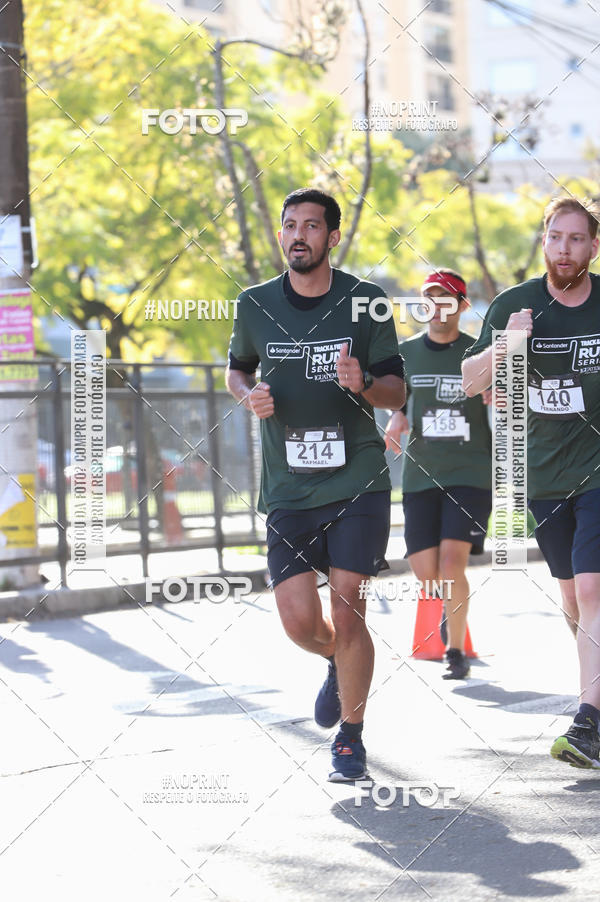 Buy your photos of the eventSANTANDER TRACK&FIELD RUN SERIES - Iguatemi Porto Alegre on Fotop