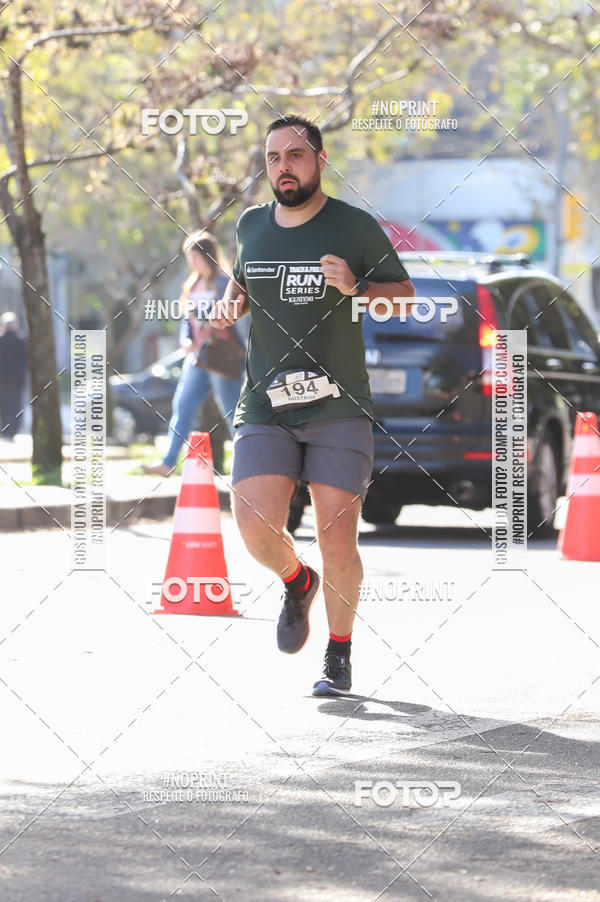 Buy your photos of the eventSANTANDER TRACK&FIELD RUN SERIES - Iguatemi Porto Alegre on Fotop