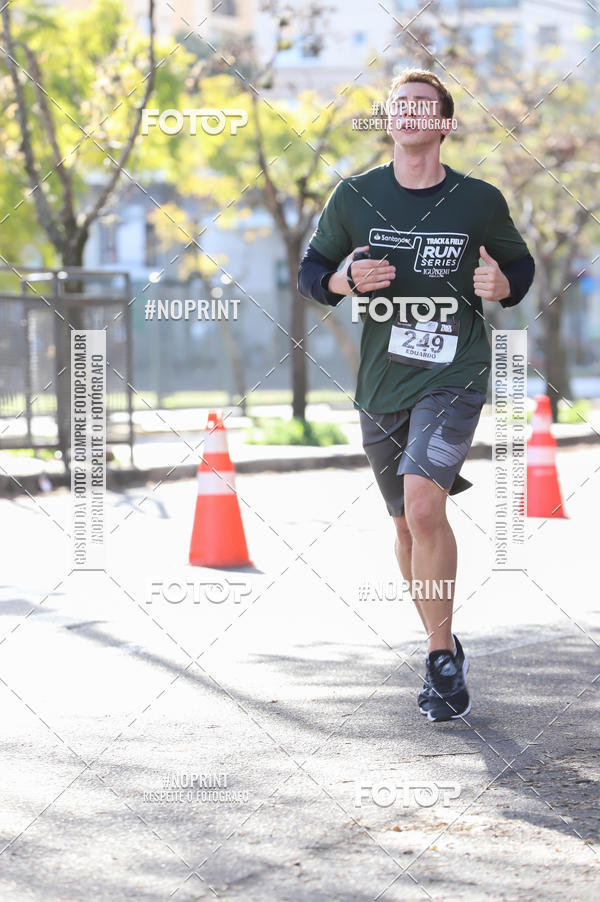 Buy your photos of the eventSANTANDER TRACK&FIELD RUN SERIES - Iguatemi Porto Alegre on Fotop