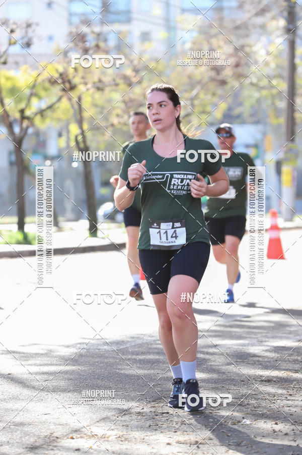 Buy your photos of the eventSANTANDER TRACK&FIELD RUN SERIES - Iguatemi Porto Alegre on Fotop
