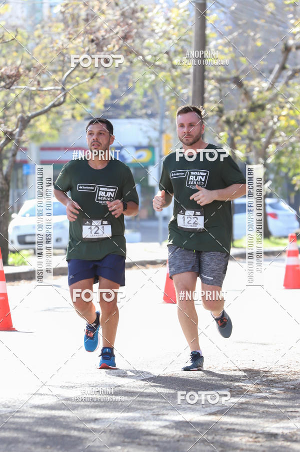 Buy your photos of the eventSANTANDER TRACK&FIELD RUN SERIES - Iguatemi Porto Alegre on Fotop