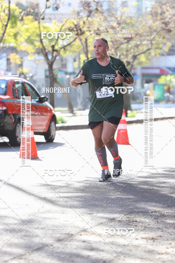 Buy your photos of the eventSANTANDER TRACK&FIELD RUN SERIES - Iguatemi Porto Alegre on Fotop