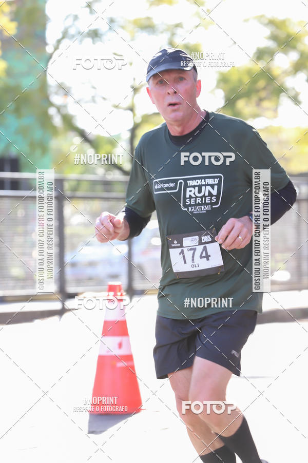 Buy your photos of the eventSANTANDER TRACK&FIELD RUN SERIES - Iguatemi Porto Alegre on Fotop