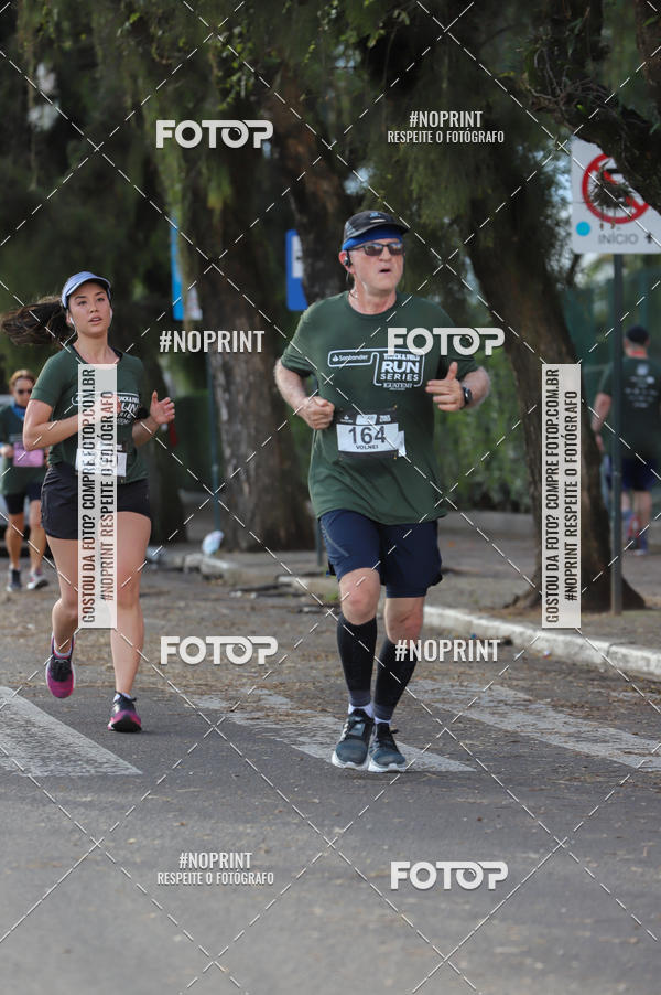 Buy your photos of the eventSANTANDER TRACK&FIELD RUN SERIES - Iguatemi Porto Alegre on Fotop