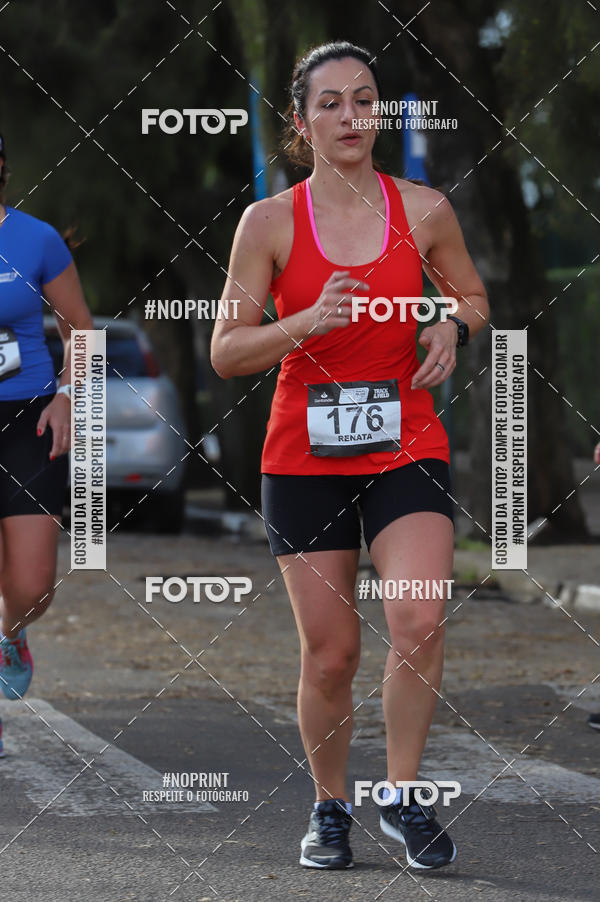 Buy your photos of the eventSANTANDER TRACK&FIELD RUN SERIES - Iguatemi Porto Alegre on Fotop