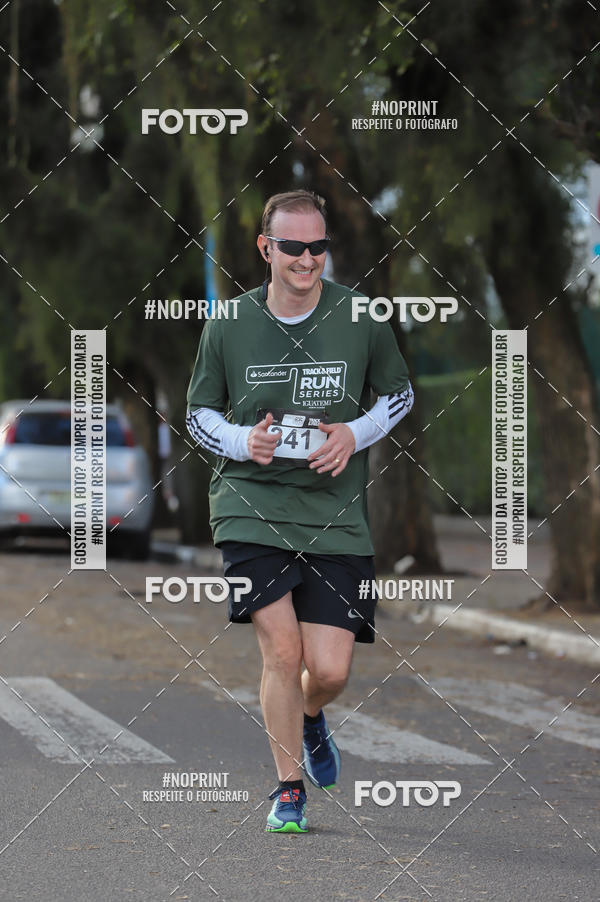 Buy your photos of the eventSANTANDER TRACK&FIELD RUN SERIES - Iguatemi Porto Alegre on Fotop