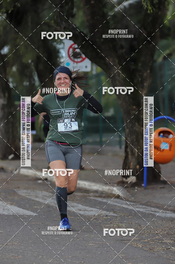 Buy your photos of the eventSANTANDER TRACK&FIELD RUN SERIES - Iguatemi Porto Alegre on Fotop