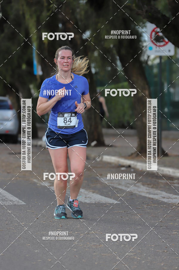 Buy your photos of the eventSANTANDER TRACK&FIELD RUN SERIES - Iguatemi Porto Alegre on Fotop