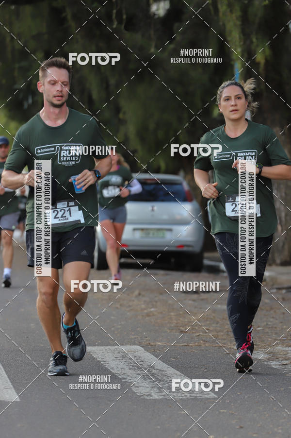 Buy your photos of the eventSANTANDER TRACK&FIELD RUN SERIES - Iguatemi Porto Alegre on Fotop