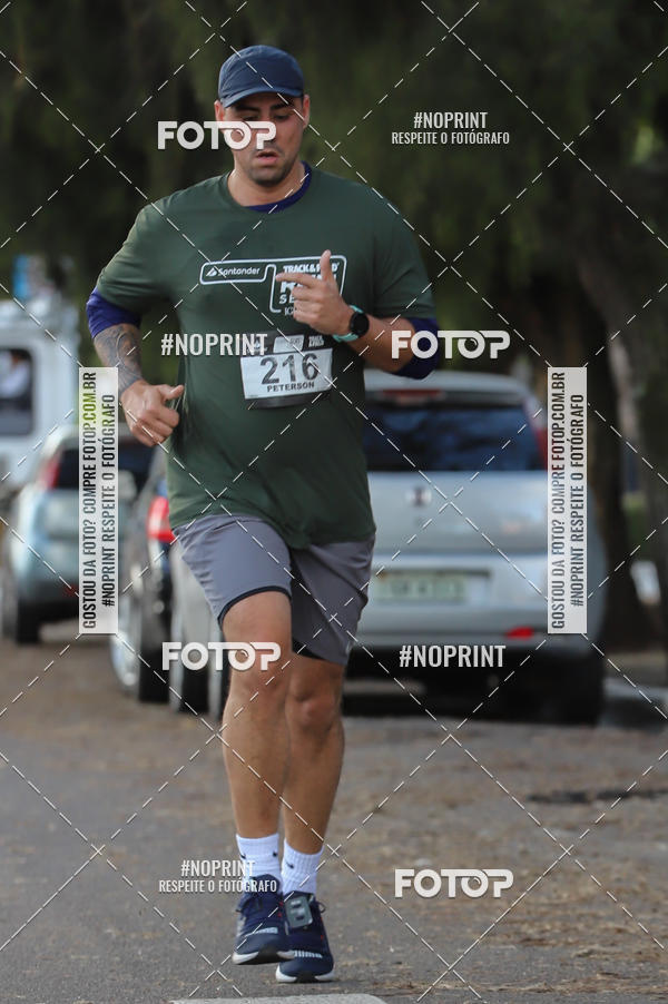 Buy your photos of the eventSANTANDER TRACK&FIELD RUN SERIES - Iguatemi Porto Alegre on Fotop