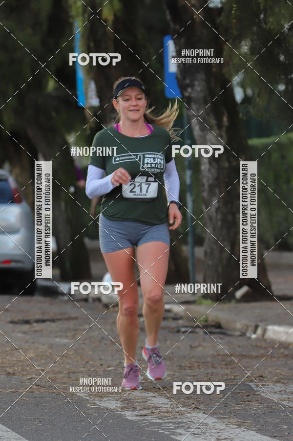 Buy your photos of the eventSANTANDER TRACK&FIELD RUN SERIES - Iguatemi Porto Alegre on Fotop